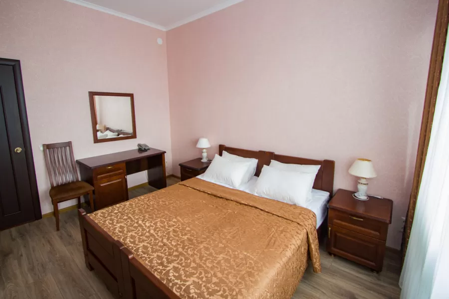 Люкс двухкомнатный в санатории им. С.М. Кирова в городе Пятигорске - фотография